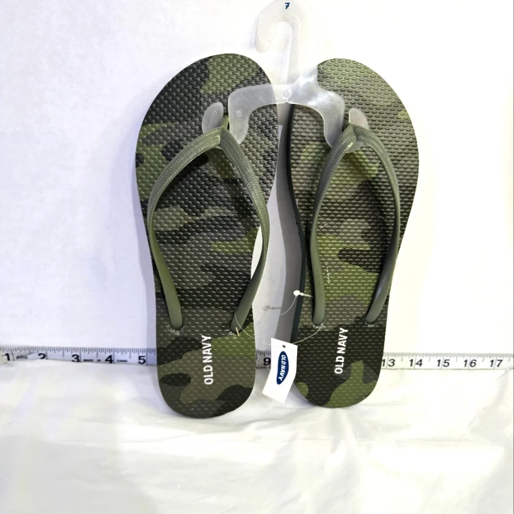 OLD NAVY BOYS FLIP FLOPS‎ GREEN CAMOUFLAGE SIZE 7